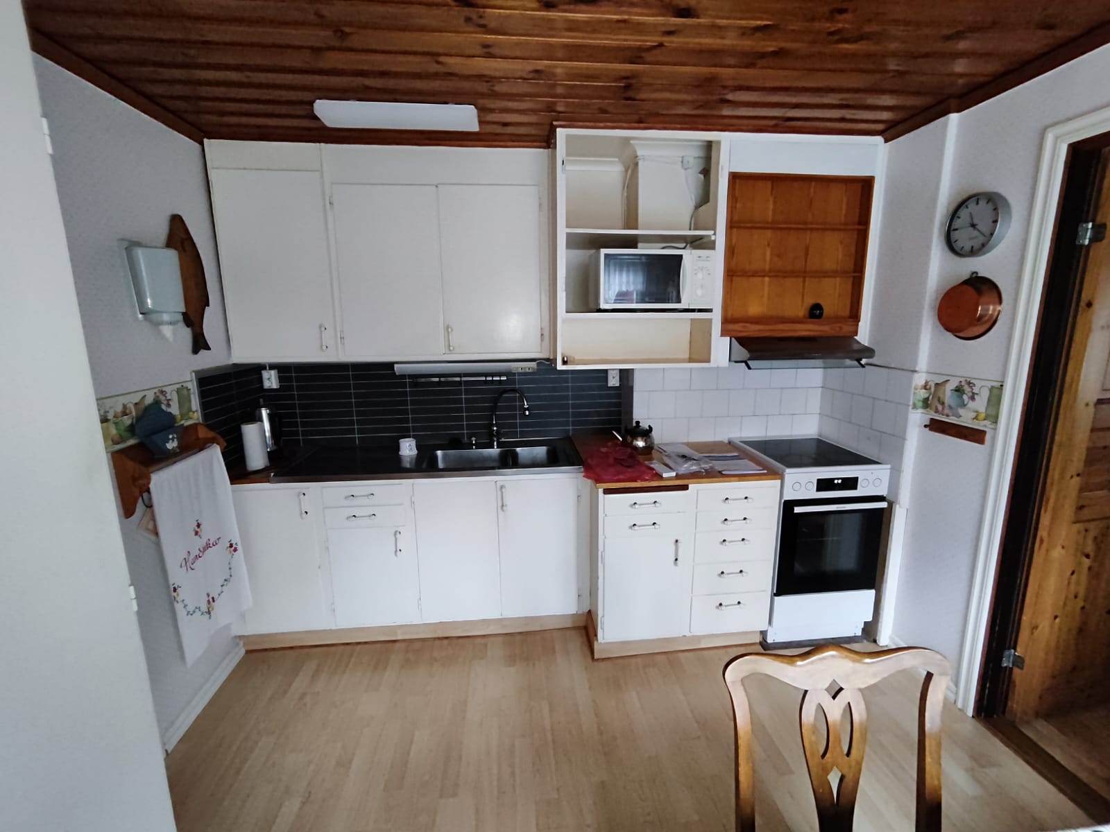 Küche Schwedenhaus Småland – voll ausgestattet für Selbstversorger