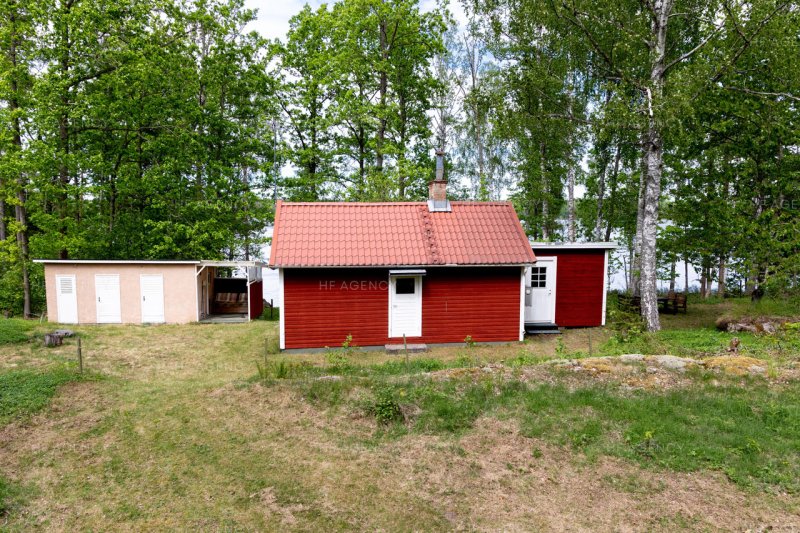 Haus zum Verkauf Idyllisches Ferienhaus am See — in Kalmar län — Direkt am See